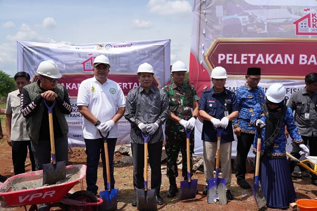 Koperasi Kelurahan Merah Putih Dimulai, Bupati Bogor dan Menkop UKM Lakukan Peletakan Batu Pertama