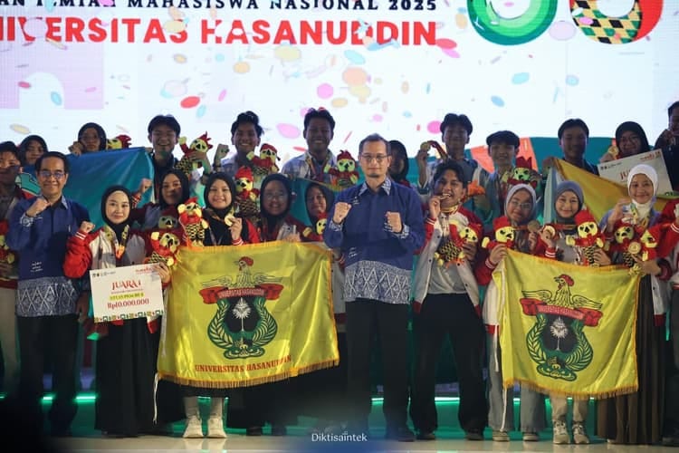 Unhas Pertahankan Piala Adikarta Kertawidya di PIMNAS 38, 420 Karya Mahasiswa Tampilkan Inovasi Terbaik