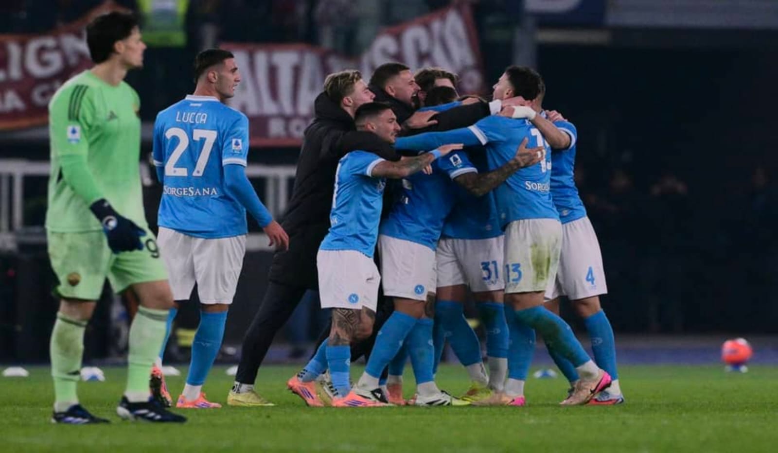 Napoli Bekuk AS Roma 1-0 di Olimpico, Neres Jadi Penentu