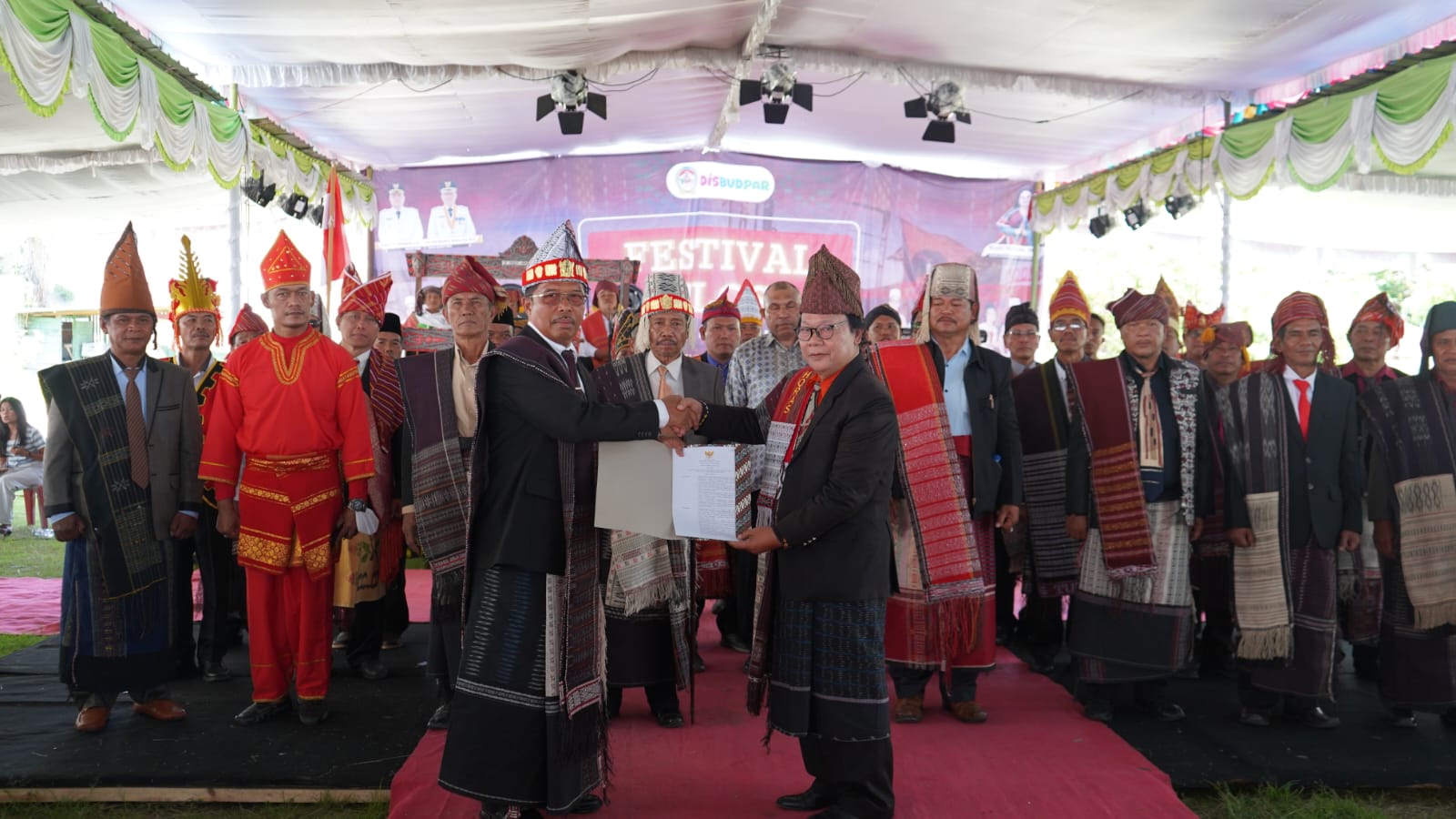 Drs Vespasianus Panjaitan Dilantik Jadi Ketua Umum Forkala Toba, Wakil Bupati Dorong Jadi Wadah Dialog Lintas Etnis dan Adat