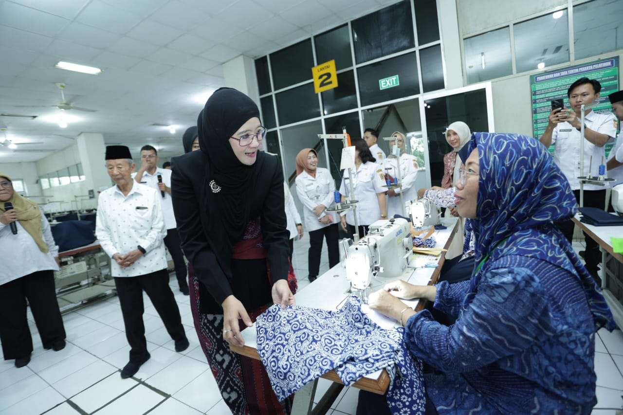 Nawal Yasin Dorong Regenerasi Pengrajin Lokal untuk Perkuat Industri Batik Jateng