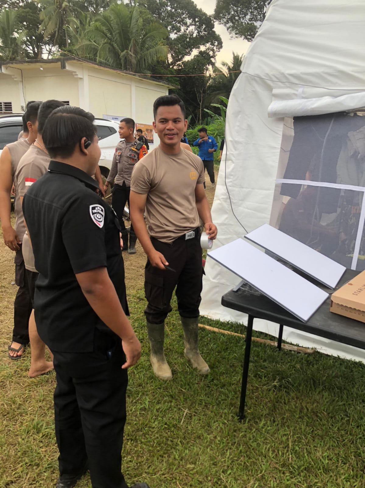 Polri Pasang 76 Jaringan Internet di Daerah Bencana Sumatera dan Aceh, Warga Kembali Terhubung dengan Keluarga