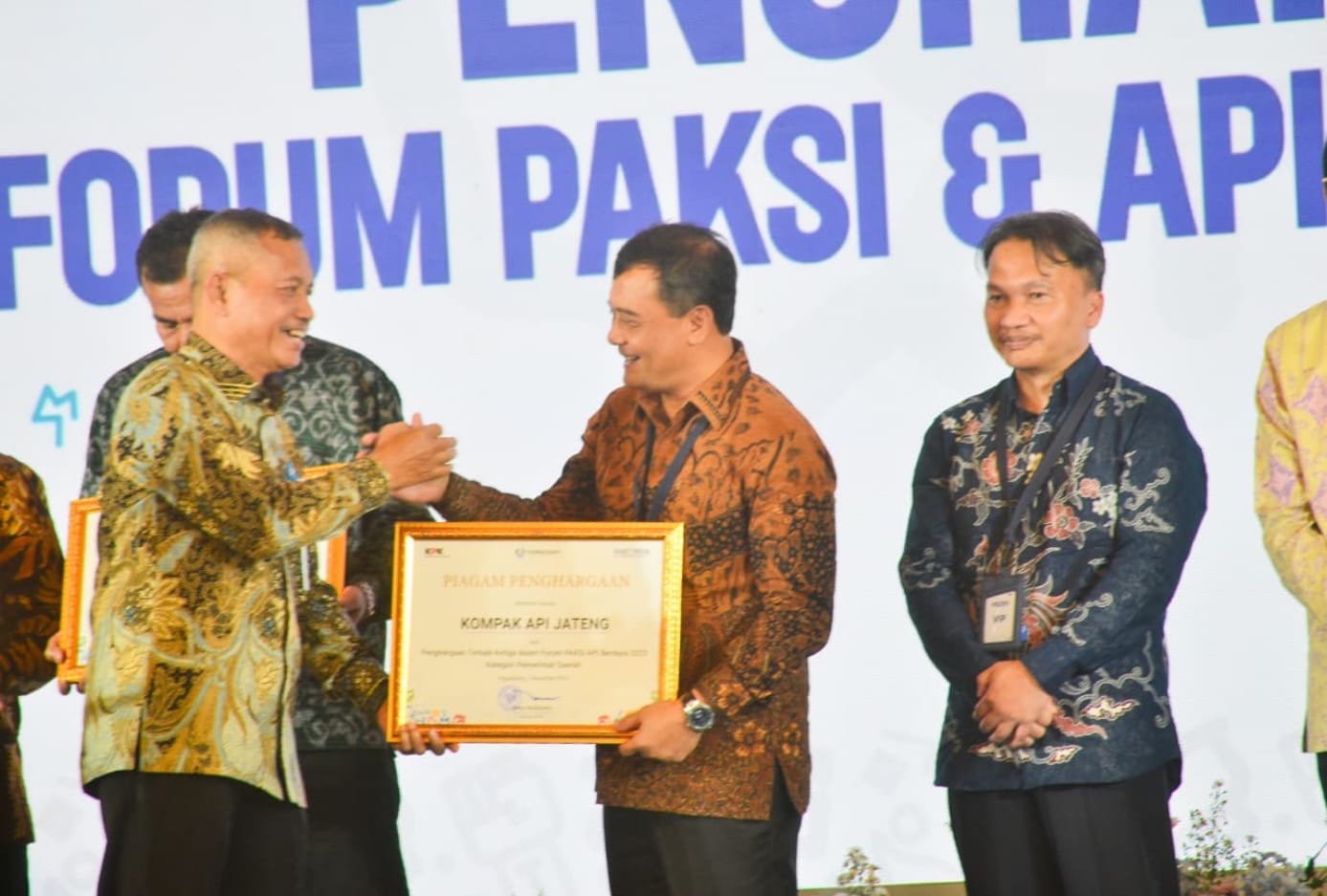 Gubernur Jateng Ahmad Luthfi Raih Dua Penghargaan KPK pada Puncak Hakordia 2025