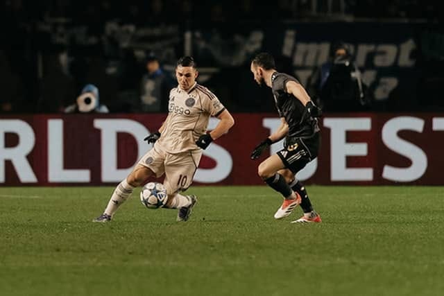 Ajax Tumbangkan Qarabag 4-2, Raih Kemenangan Perdana di Liga Champions