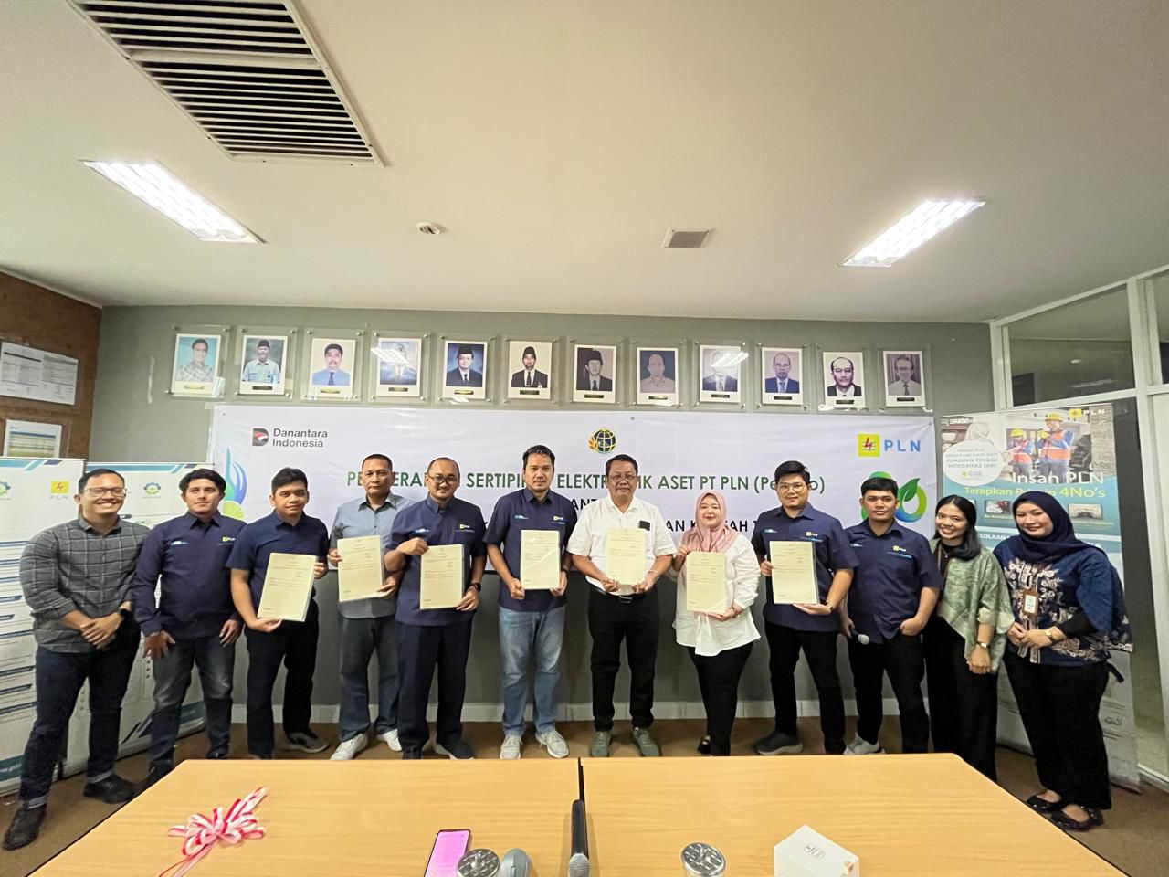 PLN UIP Sumbagut Perkuat Legalitas Aset, Terima Sertifikat Elektronik Tapak Tower T/L 150 kV PLTA Asahan 3–GI Simangkuk
