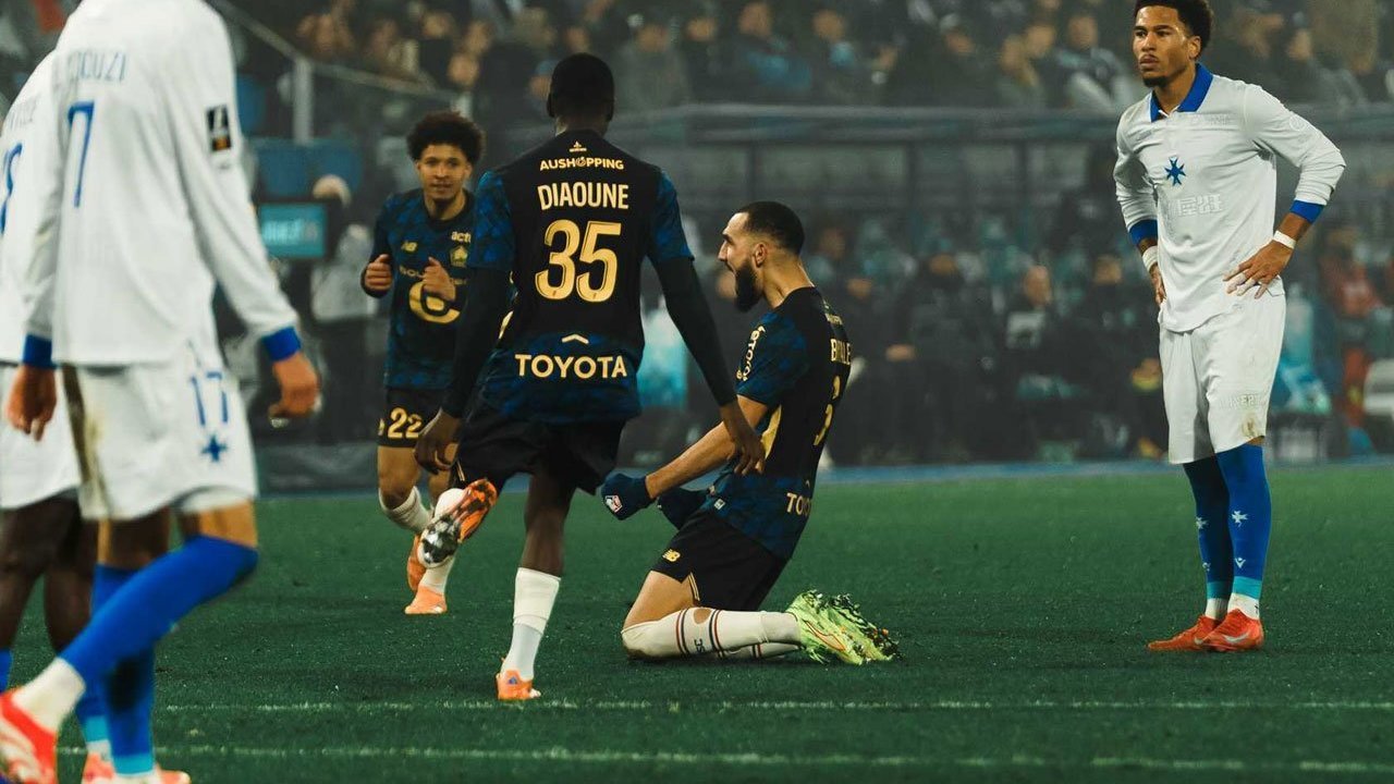 Auxerre vs LOSC: Diwarnai Dua Kartu Merah, Lille Menang Sensasional Meski Tanpa Calvin Verdonk