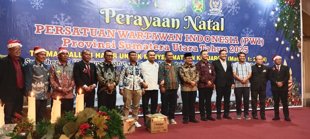 Natal PWI Sumut 2025 Penuh Sukacita, Pdt Estomihi: Keluarga Miskin dan Kaya Sama-sama Hadapi Persoalan Hidup