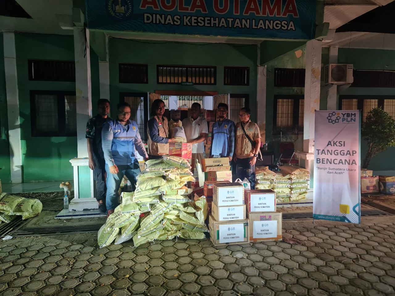 YBM PLN UIP Sumbagut Salurkan Bantuan bagi Korban Banjir di Kota Langsa