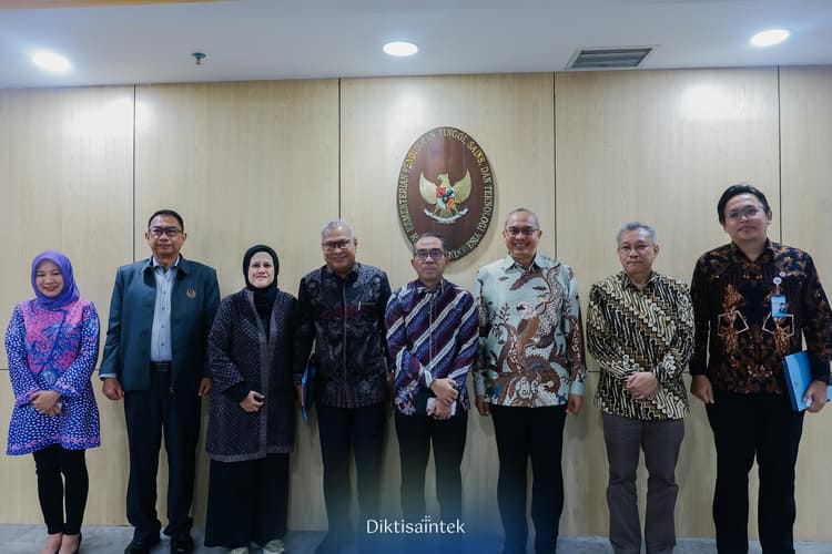 Perkuat Kolaborasi, Kemdiktisaintek Tekankan Pembelajaran Berdampak di Fakultas Ekonomi dan Bisnis