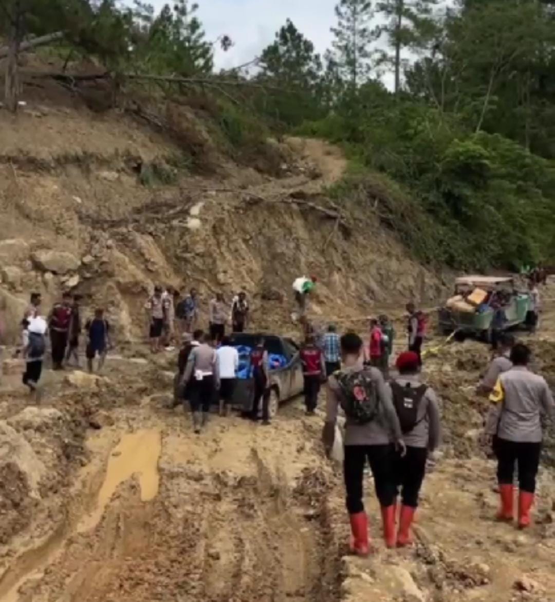 Akses Jalan Terputus 26 Hari, Polres Gayo Lues dan Forkopimda Terobos Medan Ekstrem Menuju Pining