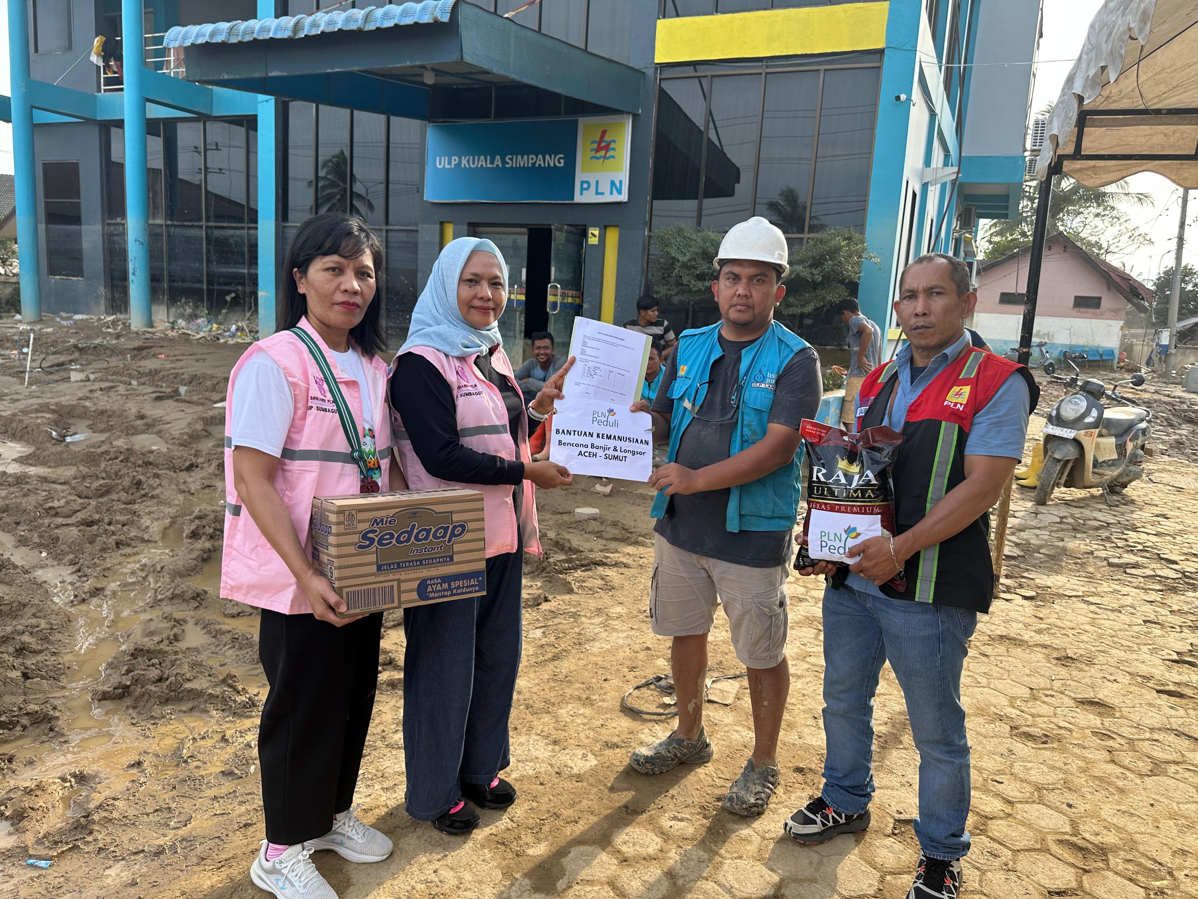 Srikandi PLN UIP Sumbagut Hadir di Aceh Tamiang, Salurkan Bantuan bagi Korban Banjir