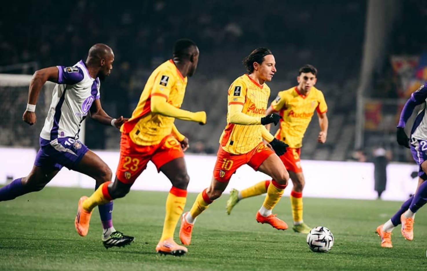 RC Lens Gilas Toulouse 3-0, Resmi Jadi Juara Paruh Musim Ligue 1