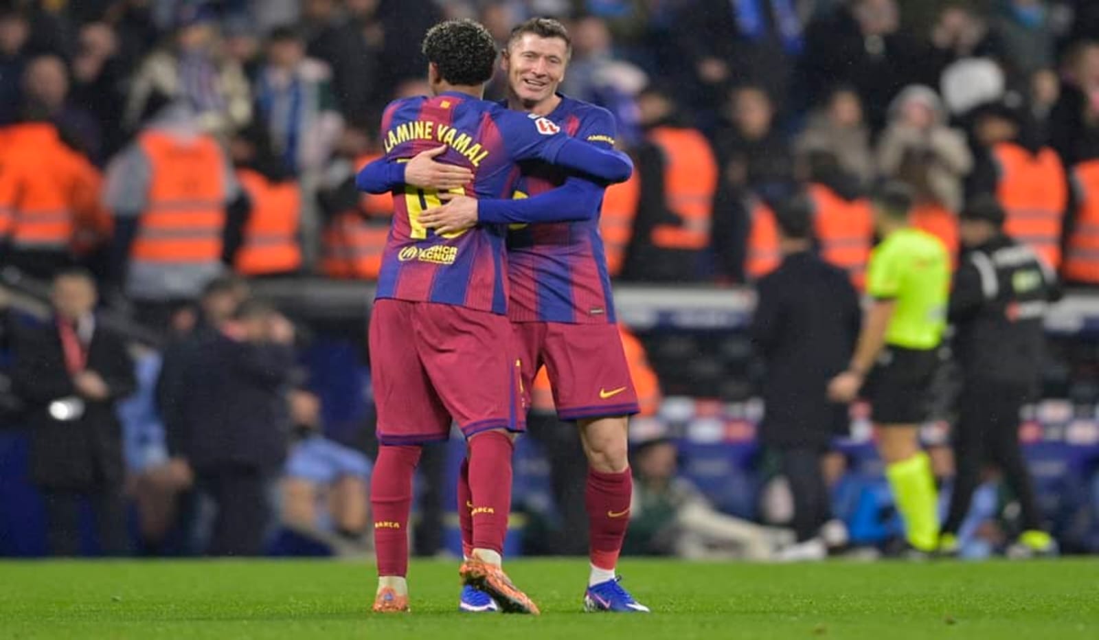 Barcelona Menangi Derby Catalan, Jarak dengan Real Madrid Melebar