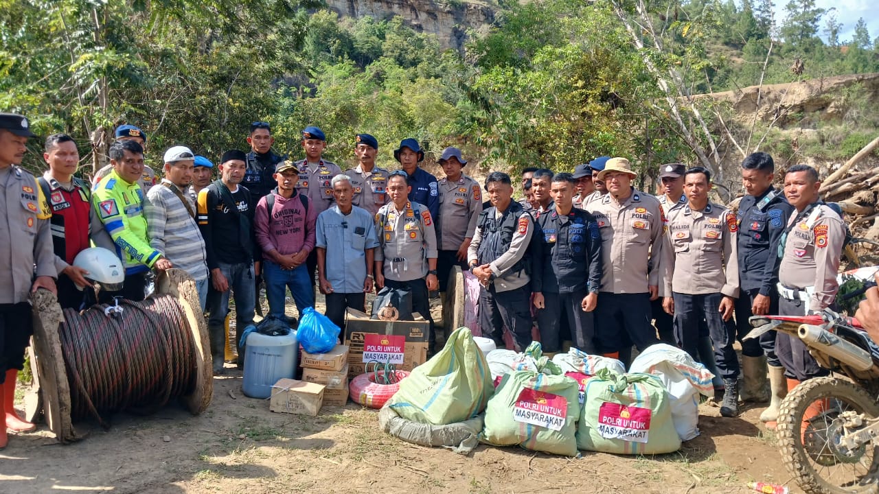 Polres Aceh Tengah Distribusikan Bantuan Logistik untuk Desa Terisolir di Kecamatan Linge