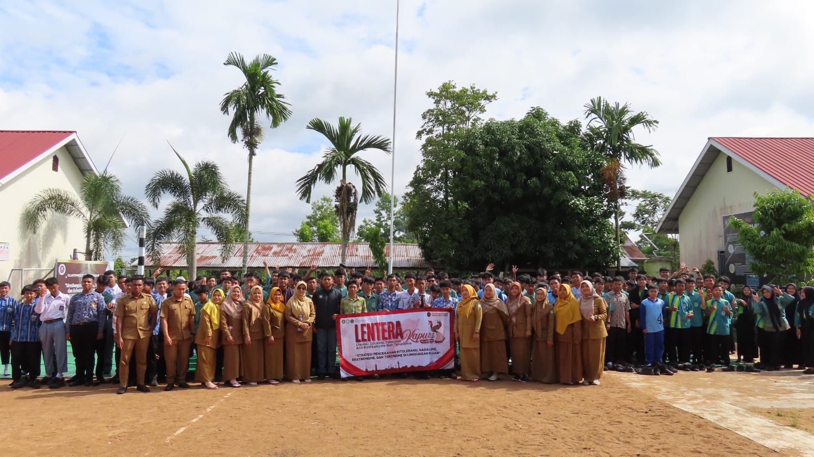 Densus 88 AT Polri Hadir di SMAN 4 Sungai Raya lewat Program Lentera Kapuas