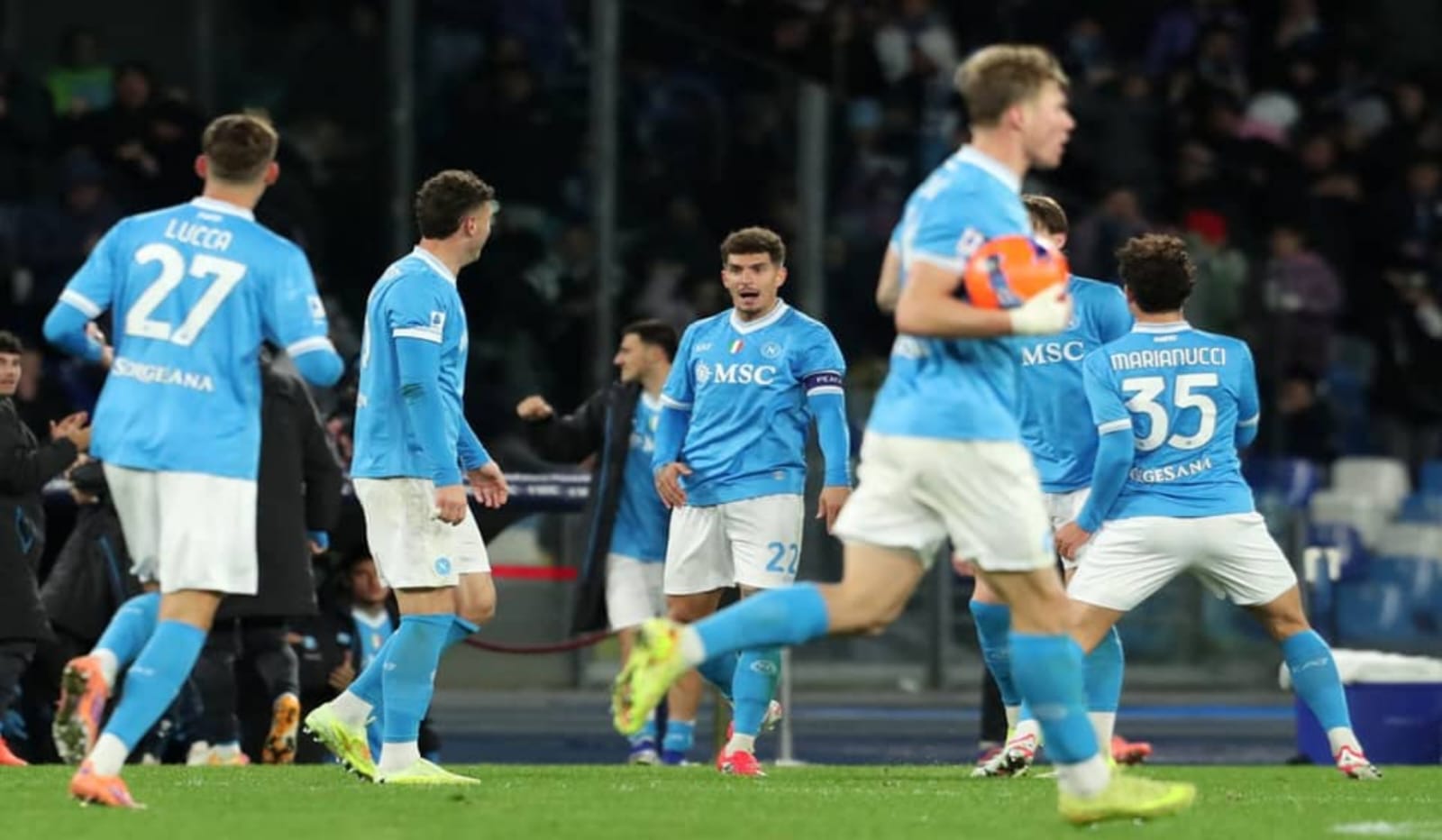Napoli Ditahan Hellas Verona 2-2 di Kandang, Gagal Dekati Inter Milan