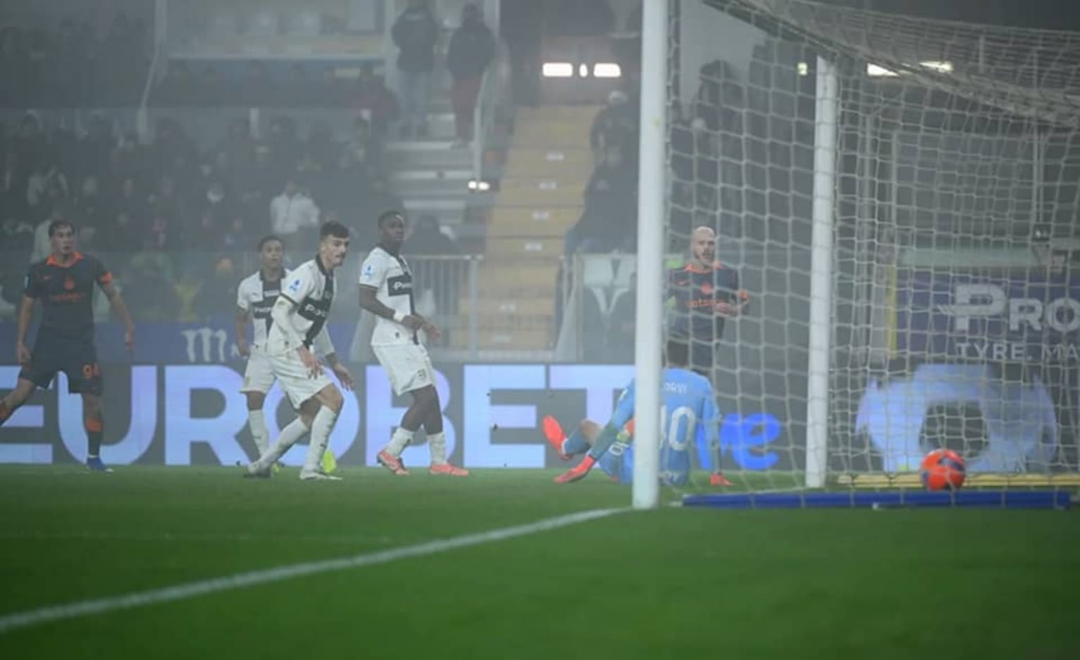 Inter Milan Taklukkan Parma 2-0, Mantap di Puncak Klasemen Serie A