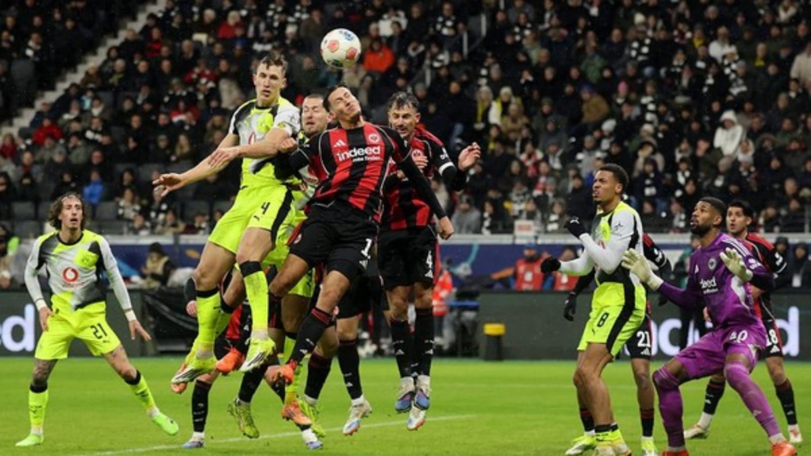 Frankfurt vs Dortmund Berakhir Imbang 3-3 dalam Laga Dramatis Enam Gol