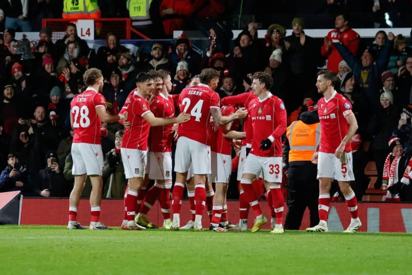 Wrexham Singkirkan Nottingham Forest Lewat Adu Penalti Dramatis di Piala FA