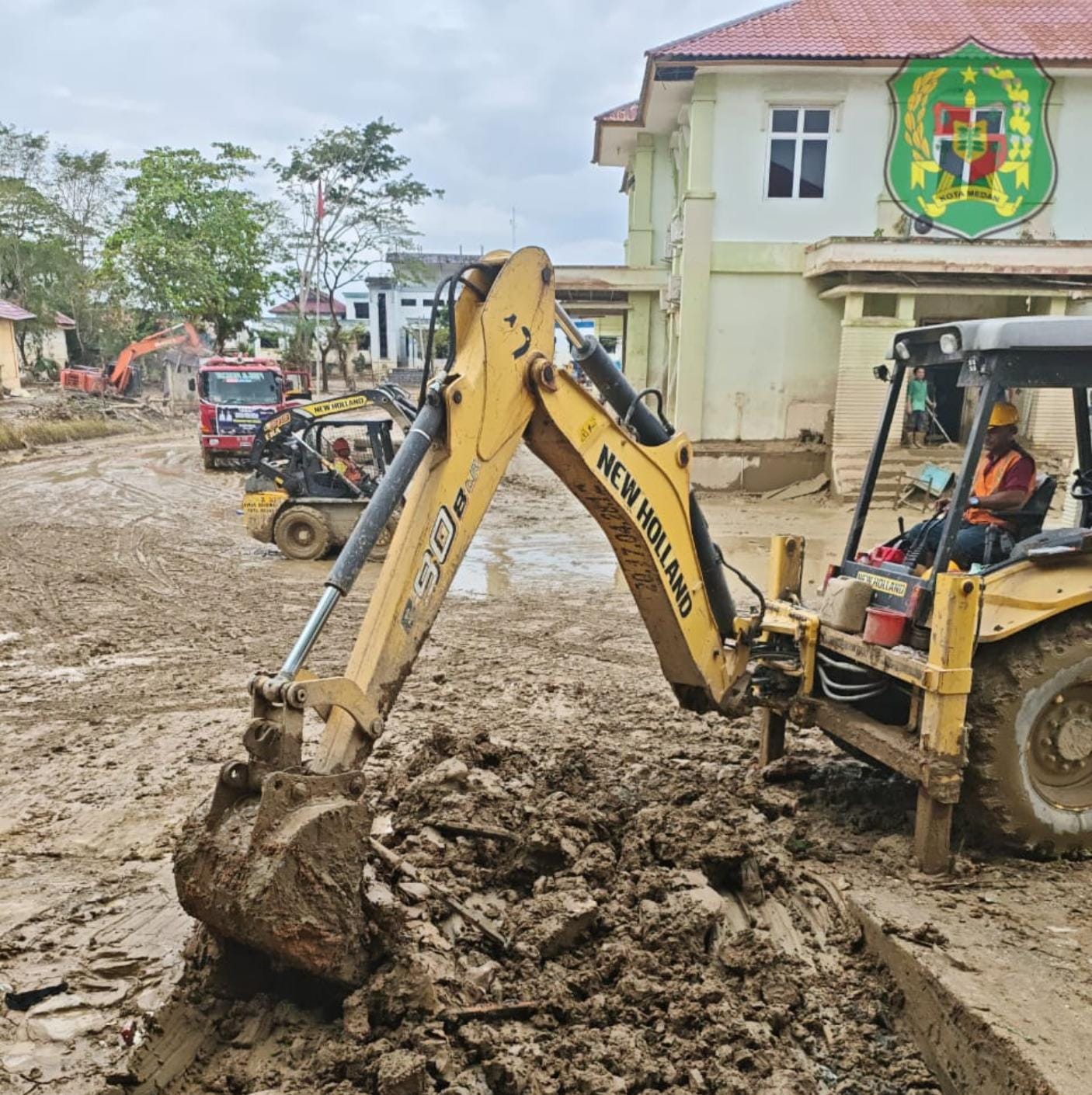 Pemko Medan Kirim Bantuan Alat Berat Tiga Tahap untuk Percepat Pemulihan Banjir di Aceh Tamiang