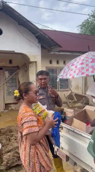 Bantu Korban Banjir Bandang Gurun Laweh, Polri Salurkan Sembako