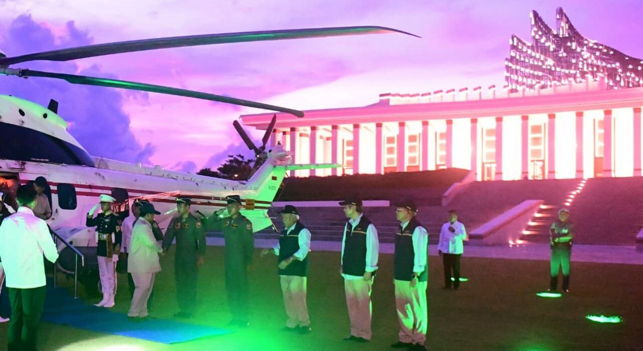 Tiba di IKN, Presiden Prabowo Pantau Perkembangan Pembangunan Infrastruktur