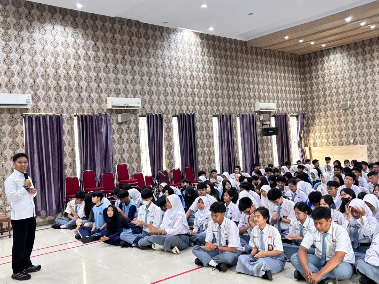 Densus 88 AT Polri Ungkap Modus Radikalisasi di Medsos dan Gim Online, Ratusan Siswa SMAN 2 Jakarta Divaksin dari IRET