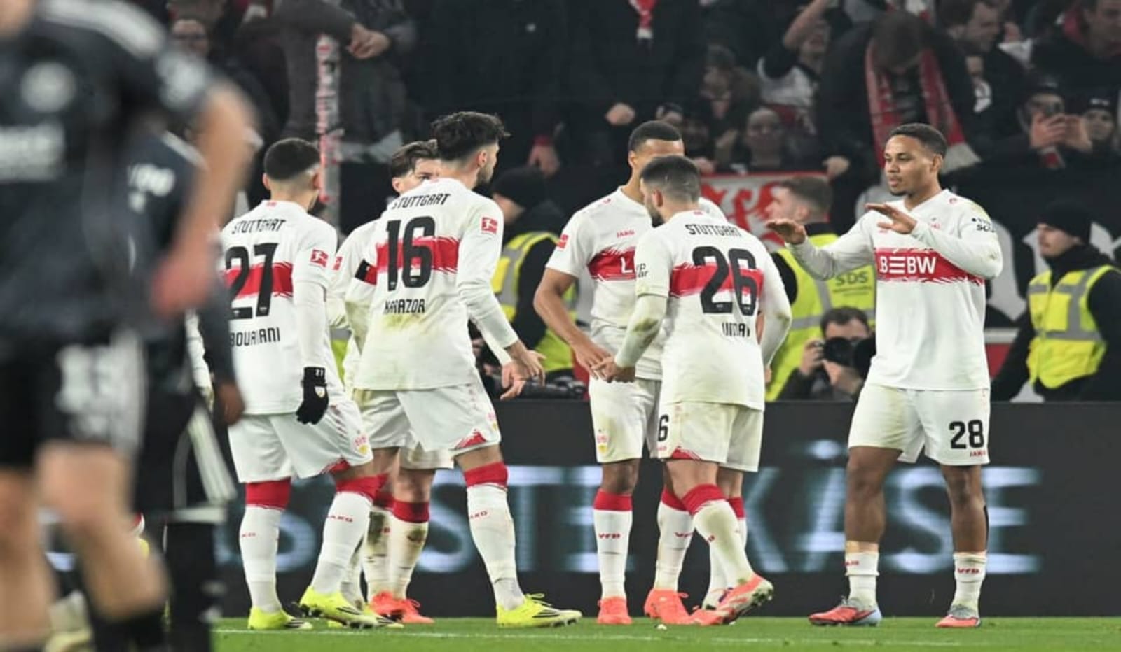 VfB Stuttgart Menang Dramatis 3-2 atas Eintracht Frankfurt