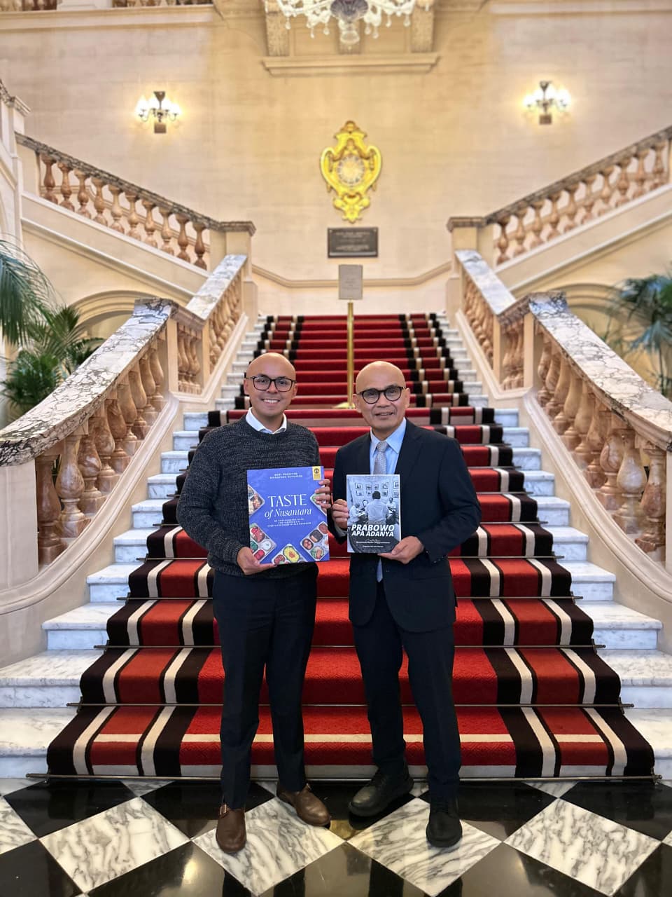 Terbit dalam Bahasa Inggris, Buku Rasa Bhayangkara Nusantara Diserahkan ke Dubes