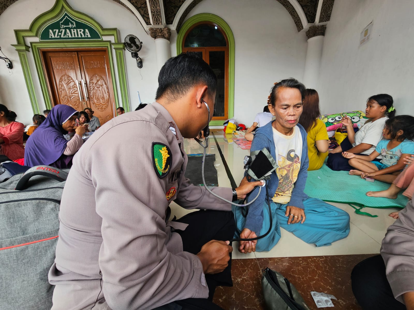 Randurlap dan Patroli Kesehatan Door to Door, Polri “All Out” Bantu Warga Banjir Karawang
