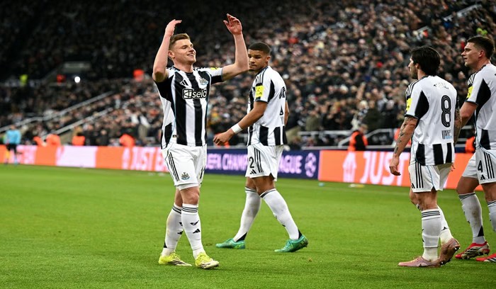 Newcastle United Tundukkan PSV Eindhoven, Kirim Sinyal Kuat ke Babak Gugur
