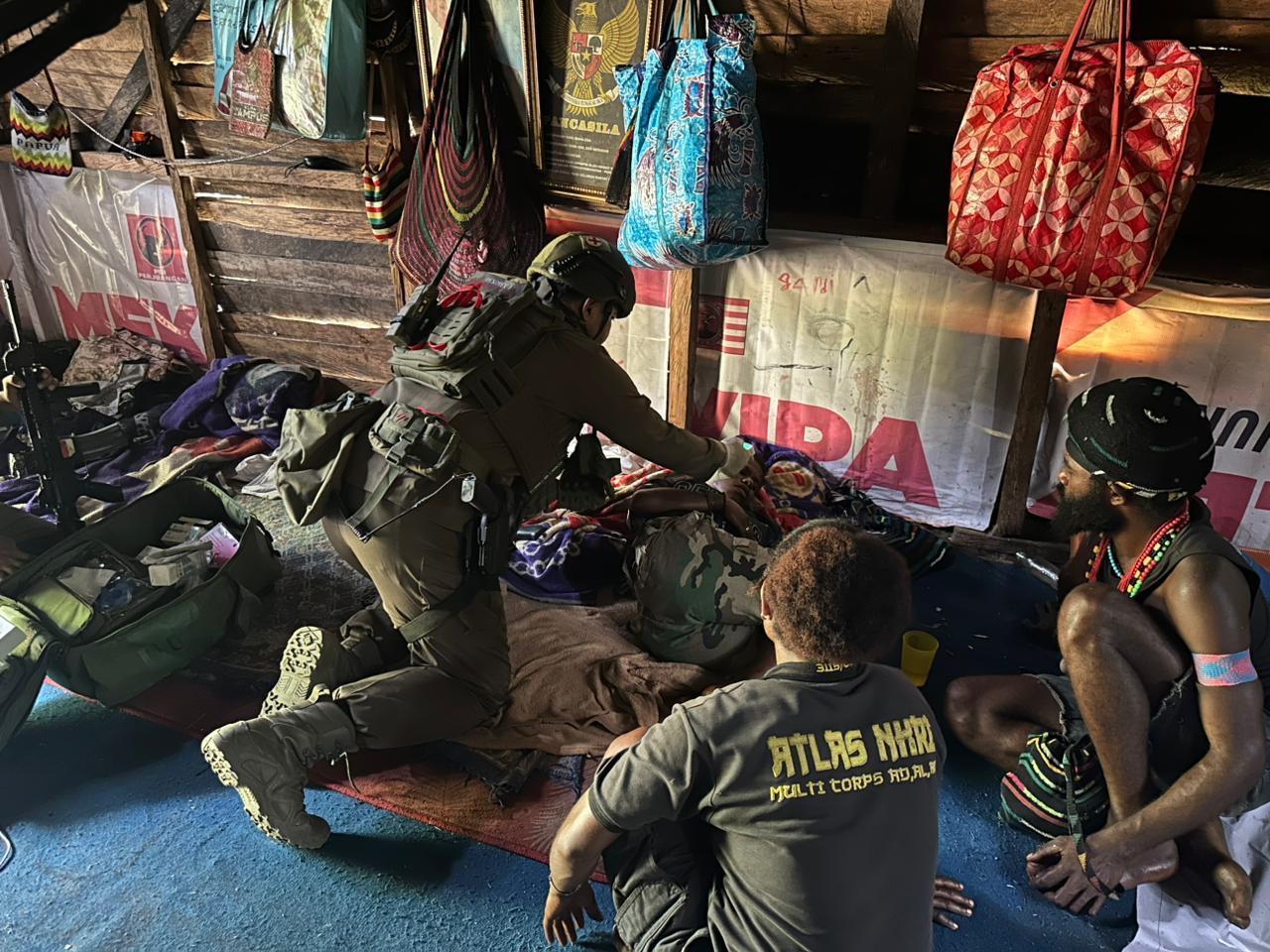 Operasi Damai Cartenz 2026: Warga Sakit di Puncak Jaya Dievakuasi Personel Sektor IV