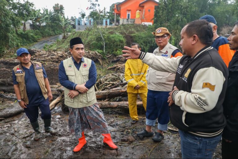 Wagub Jateng Tinjau Lokasi Terparah Banjir Bandang Lereng Gunung Slamet, Usulkan Penguatan Hutan Lindung
