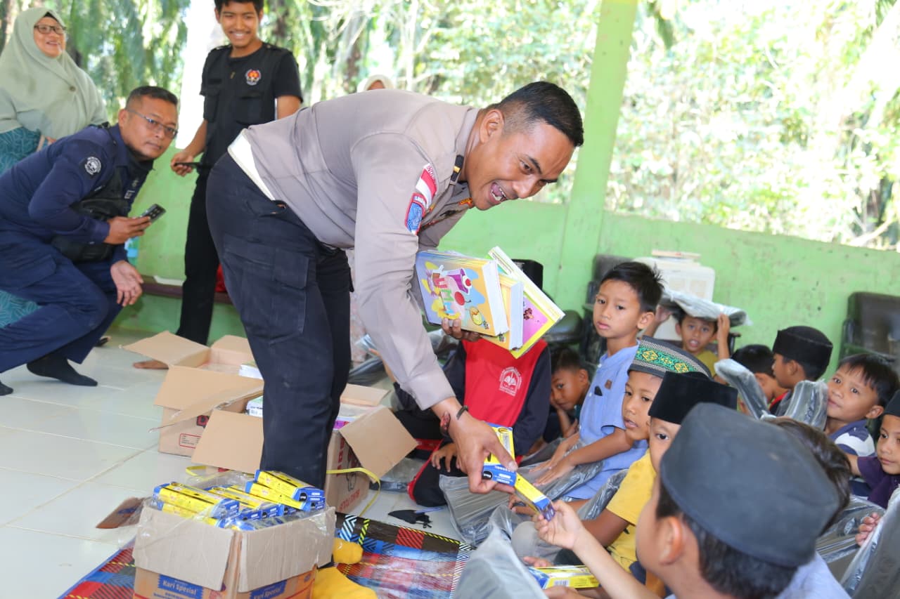 Polri dan Universitas Jambi Bantu Pelajar Aceh Tamiang, Wujudkan Kepedulian untuk Masa Depan