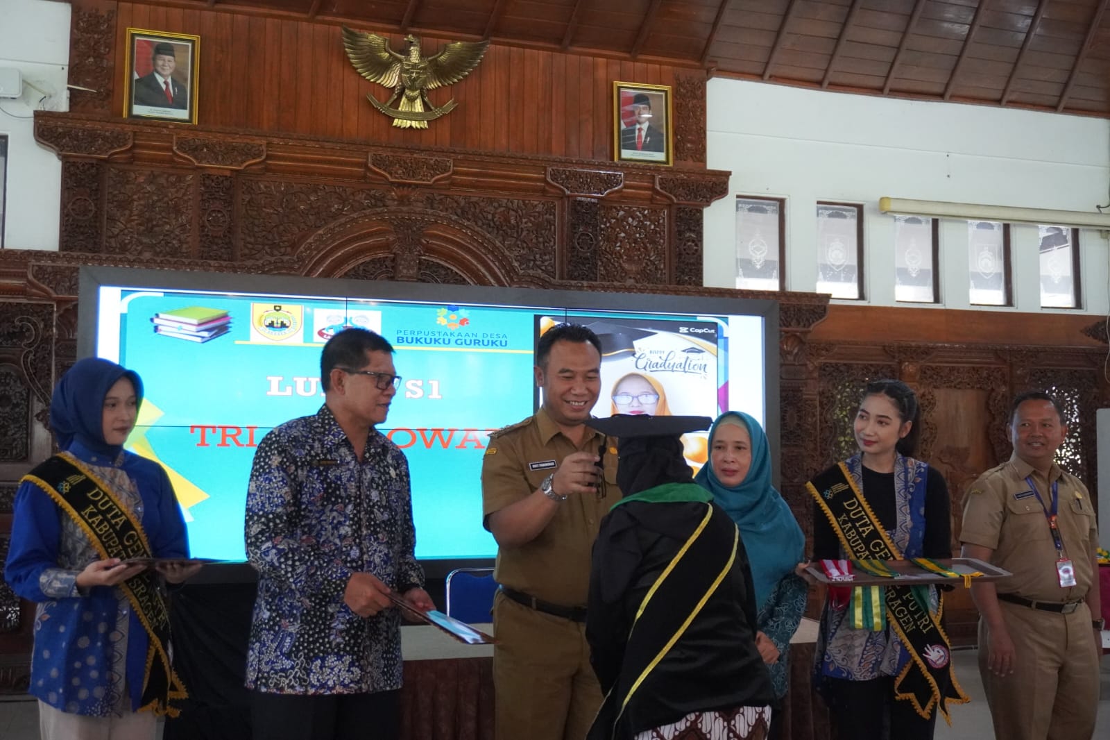 Wisuda 133 Lansia: Lebih dari Belajar, Ajang Bangkitkan Semangat Hidup