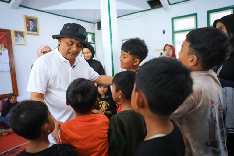Pemprov Jateng Berikan Layanan Trauma Healing bagi Korban Banjir di Pemalang