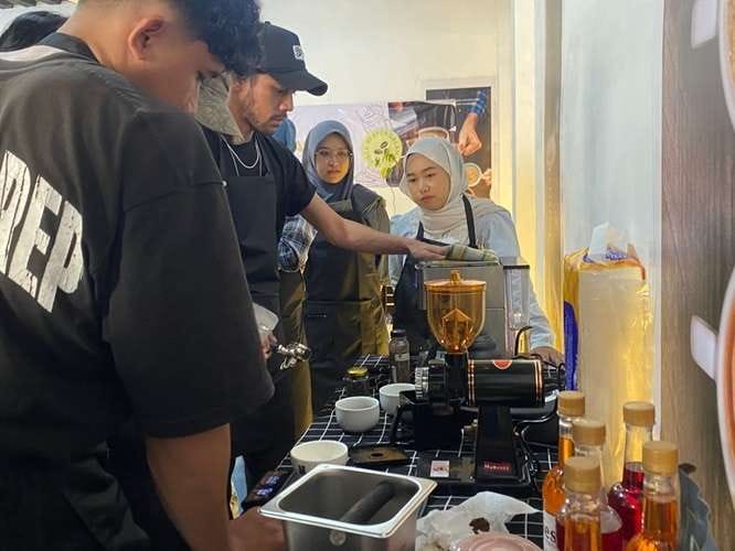 Pemkot Bandung Gelar Pelatihan Barista untuk Tingkatkan Skill dan Kurangi Pengangguran