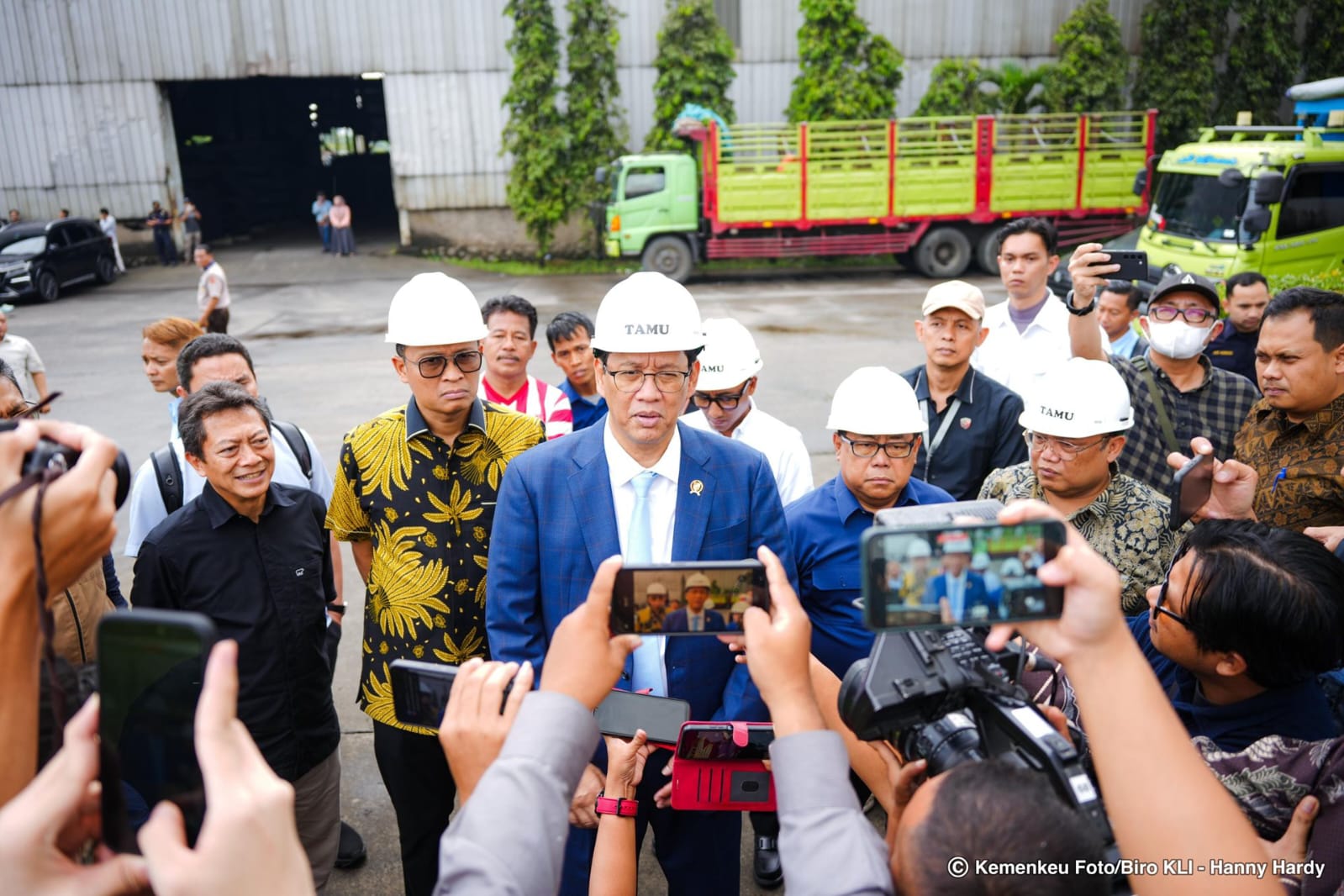 Menkeu Purbaya Tegaskan Penegakan Hukum Perpajakan saat Tinjau Wajib Pajak Industri Baja