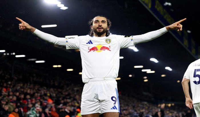 Leeds United Tumbangkan Nottingham Forest 3-1, Jauhi Zona Degradasi