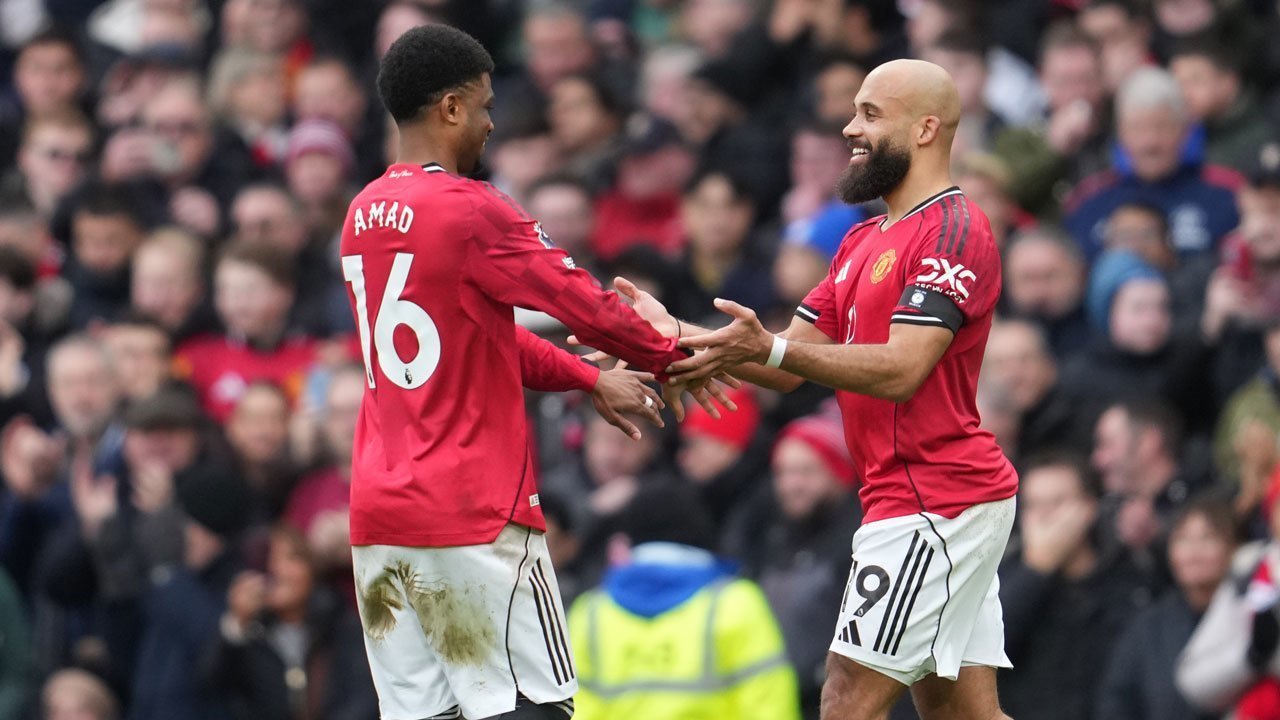 Manchester United Tundukkan Tottenham 2-0, Setan Merah Kokoh di Empat Besar
