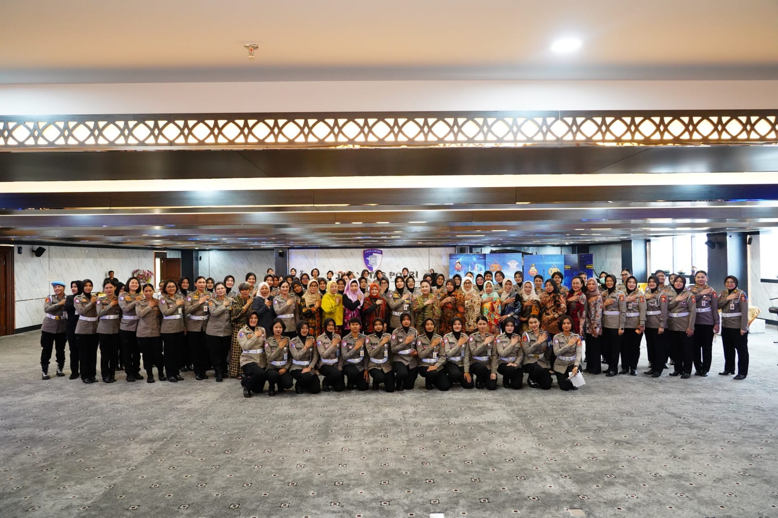 Silaturahmi dan Pelepasan Polwan Pensiun dan Mutasi, Korlantas Perkuat Kebersamaan Lintas Generasi