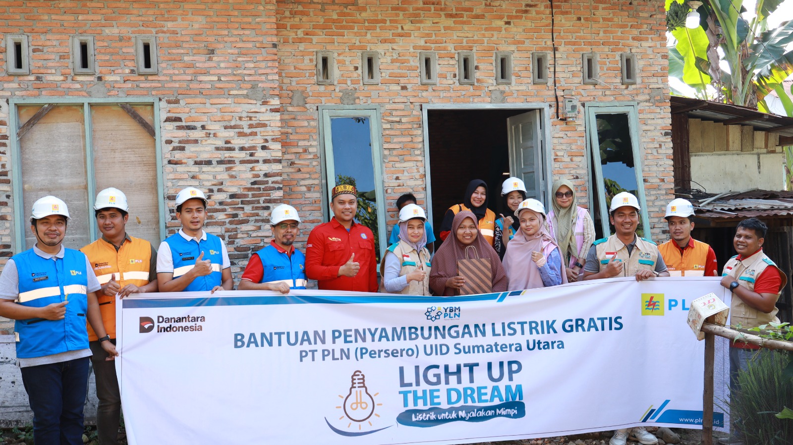 PLN UID Sumut dan YBM Hadirkan Program LUTD, Terangi Rantau Prapat