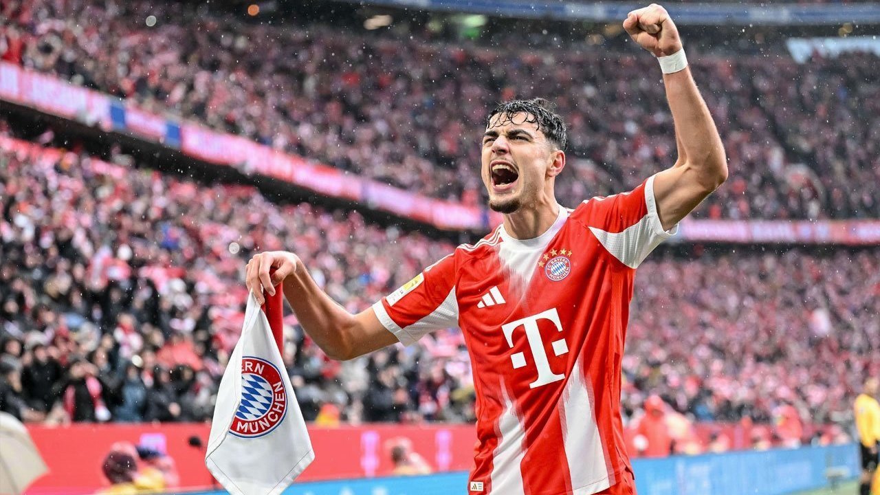 Bayern Tundukkan Frankfurt 3-2, Kane Borong Dua Gol di Allianz Arena