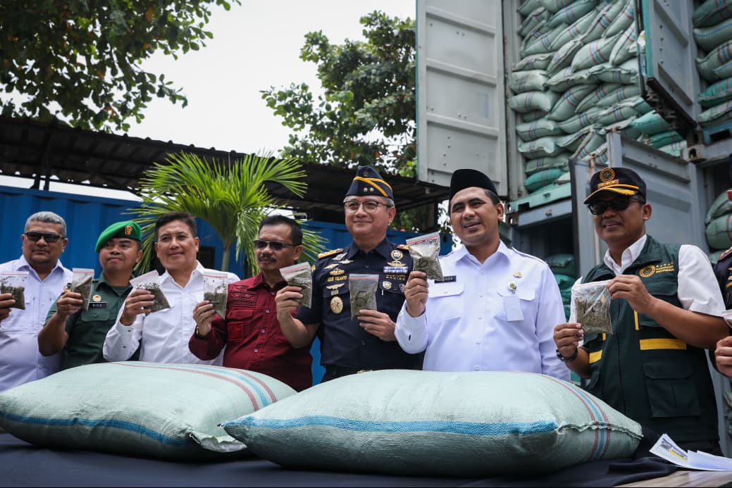 Wagub Jateng Apresiasi Pengungkapan Penyelundupan 90 Ton Kratom di Tanjung Emas