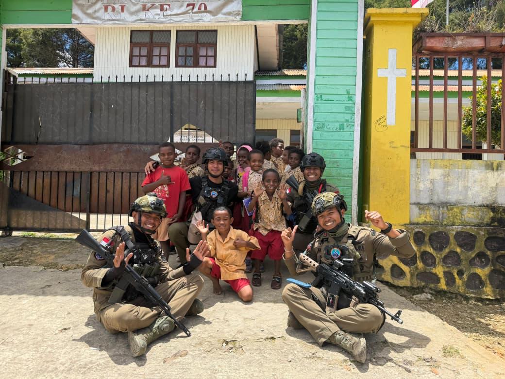 Patroli Dialogis Satgas Operasi Damai Cartenz 2026 Jaga Kamtibmas di Kabupaten Paniai