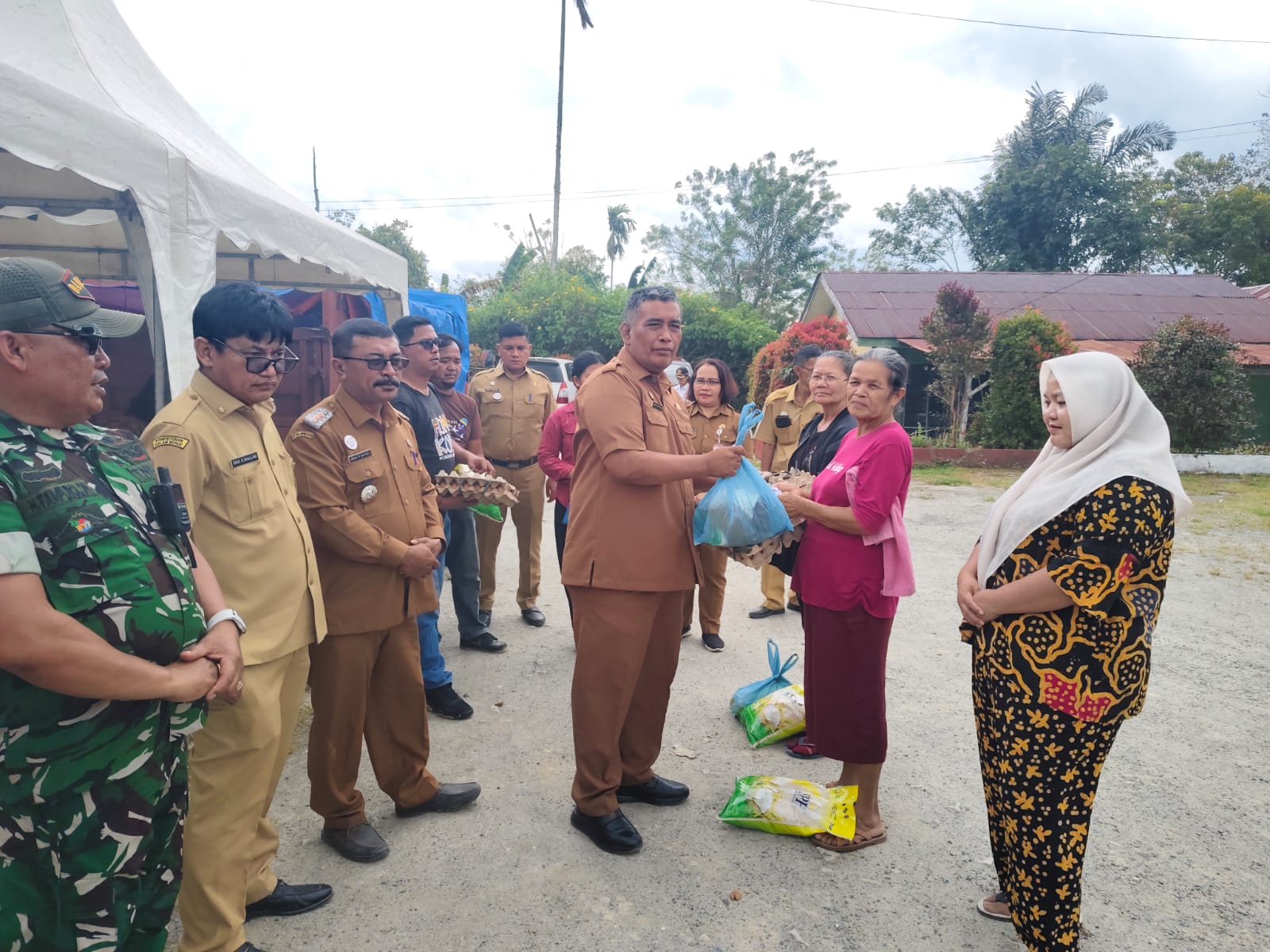 Gerakan Pangan Murah di Parsoburan Toba, Sekda Paber Napitupulu Tekankan Pembelian Secukupnya