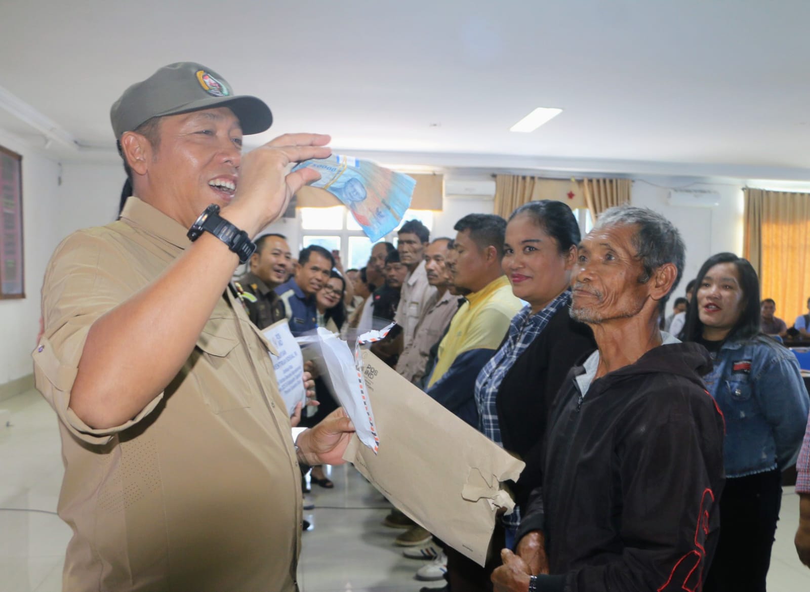 Kemensos RI Salurkan Jadup Rp2,1 M untuk 434 KK Terdampak Bencana, Warga Taput Sampaikan Terima Kasih kepada Pemerintah