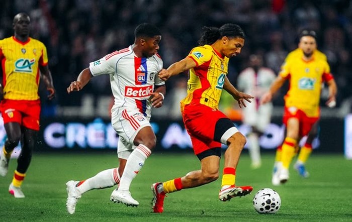 Lens Singkirkan Lyon Lewat Adu Penalti, Melaju ke Semifinal Coupe de France