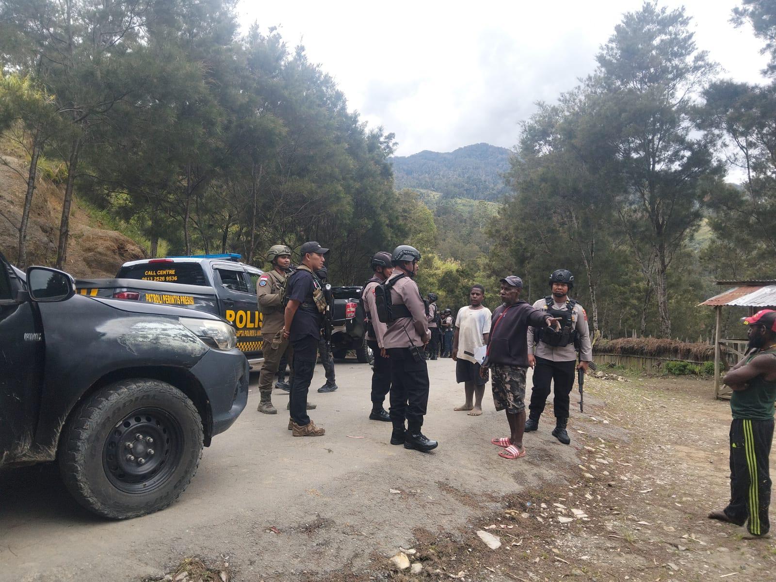 Patroli Dialogis Satgas Damai Cartenz dan Polres Lanny Jaya Perkuat Kedekatan dengan Warga