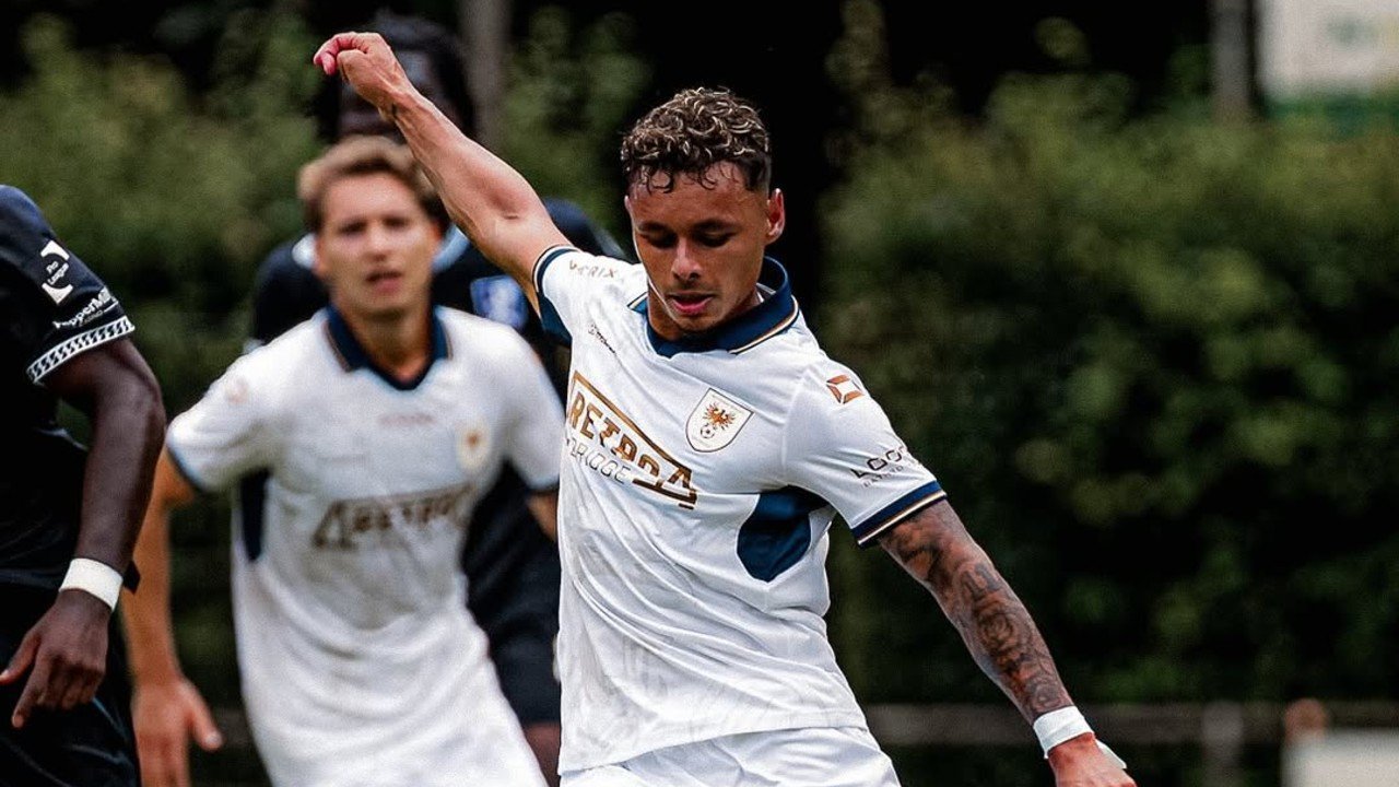 Dean James Bernasib Sama dengan Justin Hubner, Go Ahead Eagles Tumbang dari Twente